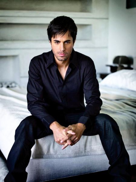 BIZARNO Enriuqe Iglesias od oboževalke dobil uporabljen tampon
