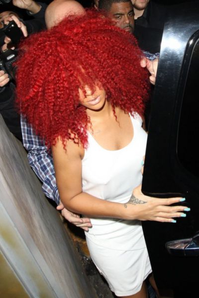 KIKS Prekosila samega Slasha: Kje za vraga Rihanna dobi svoje bizarne navdihe?!