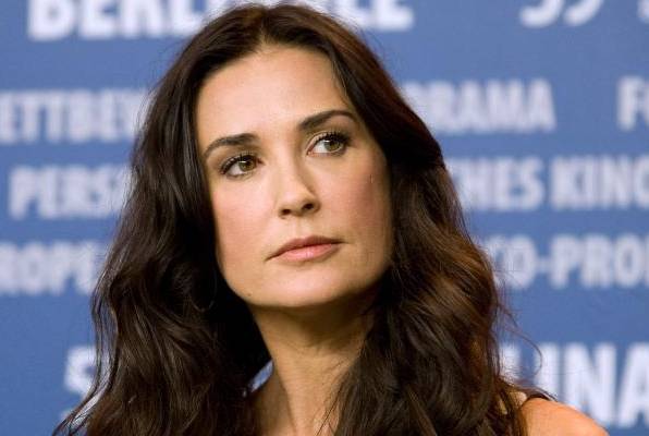 Ljubosumna Demi Moore razkriva vroče podrobnosti iz spalnice