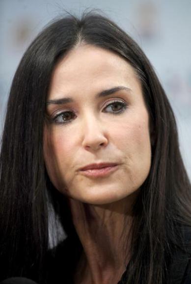 FOTO Leta ujela Demi Moore: Ne more več skriti gubic