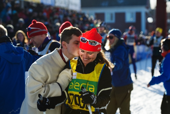 FOTO Pippa Middleton ni mogla skriti sramu zaradi poljuba
