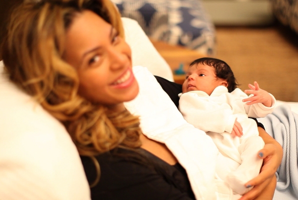 Ujeta! Beyonce malo Blue Ivy dojila sredi restavracije