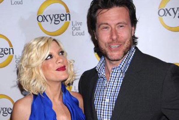 Neustavljiva Tori Spelling: Komaj je rodila, pa je na poti že peti otrok