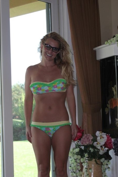 Britney Spears se hvali: Poglejte me v bikinkah!