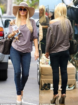 FOTO Paris Hilton ima vedno bolj bujne obline