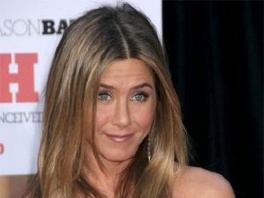Jennifer Aniston razmišlja o plastičnih operacijah