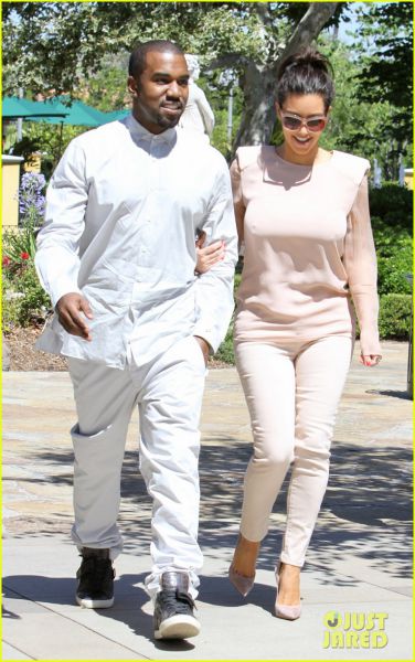 Kim Kardashian in Kanye West zaljubljena do ušes