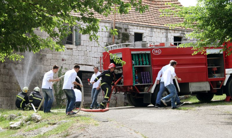 Ojoj! Nives Celzius: Zanetila požar hiše nekdanjega moža Jadranke Kosor