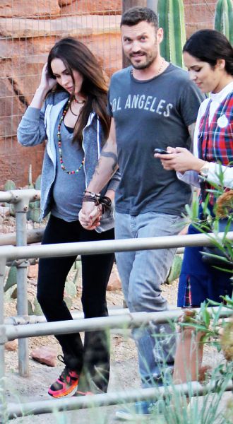 FOTO Megan Fox pokazala nosečniški trebušček