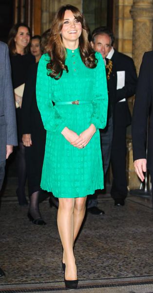 FOTO Kate Middleton presenetila z novo pričesko in stilom 70ih let