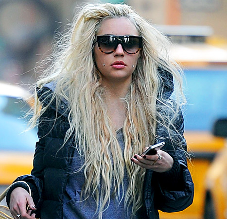 Ojoj! Amanda Bynes svojo lepotno operacijo označila za herojsko dejanje