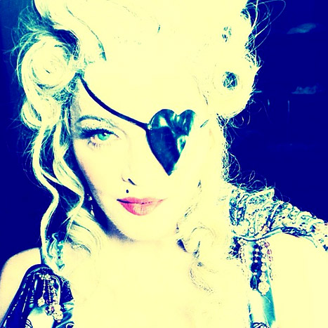 Opa! Madonna: Maskirana proslavila 55 let!