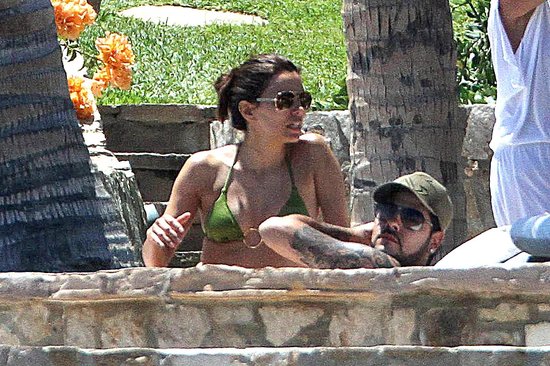 FOTO Eva Longoria praznike preživela v bikinkah