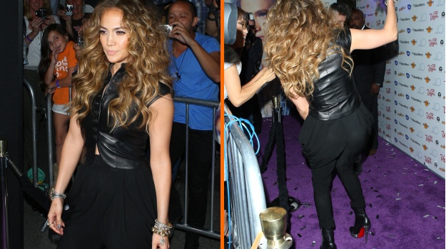 FOTO Jennifer Lopez v črnem kombinezonu pokazala ogromno ritko