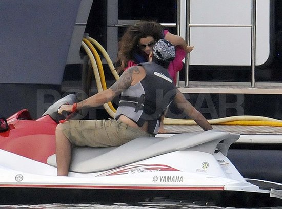 FOTO Eva Longoria se ne more upreti mlademu žrebcu