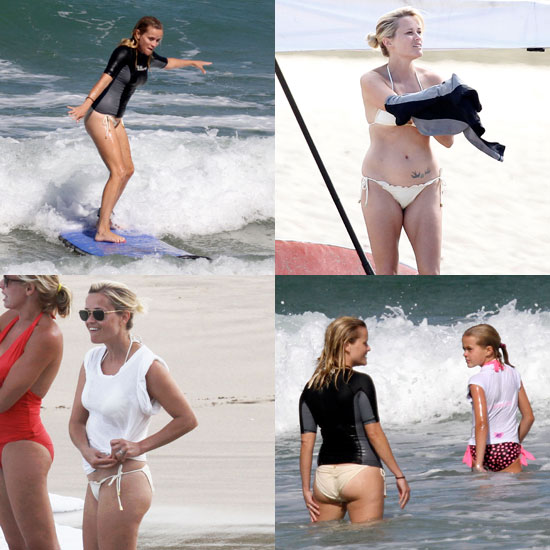 BIKINI bejba Reese Witherspoon surfala z otroki