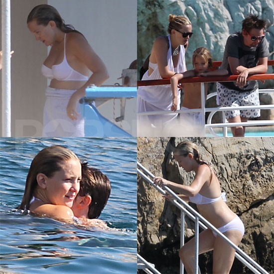 Kate Hudson v belih bikinkah pokazala poporodni trebušček