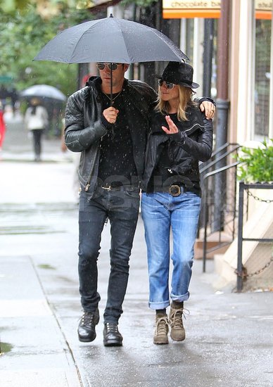 Ujeta! Neločljiva Jennifer Aniston in Justin uživata v jeseni
