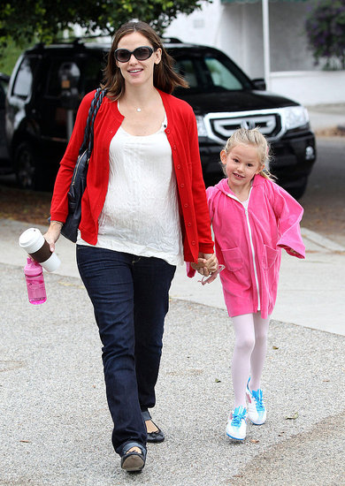 Jennifer Garner v tangicah: Njena zadnjica tako zrasla, da ne gre v spodnjice!