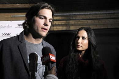 Demi Moore in Ashton Kutcher: Bosta rešila zakon?