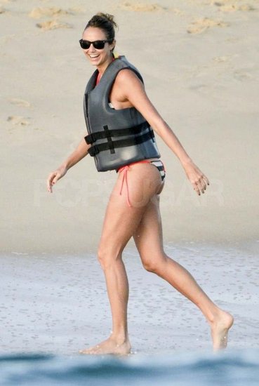 BIKINI BEJBA Stacy Keibler: V bikinkah zajahala vodni skuter