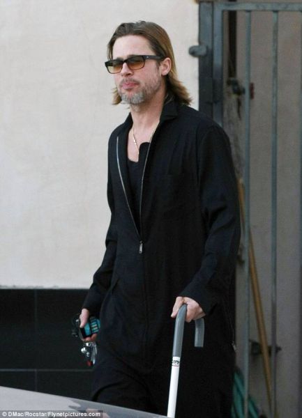 Tudi Brad Pitt ni imun na staranje: Naokoli s palico