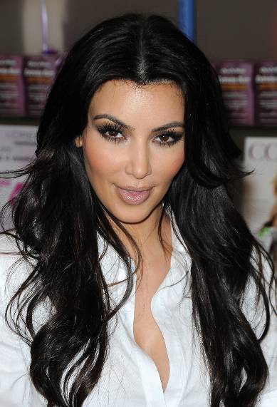 Pijano Kim Kardashian varnostniki vlekli od bivšega fanta