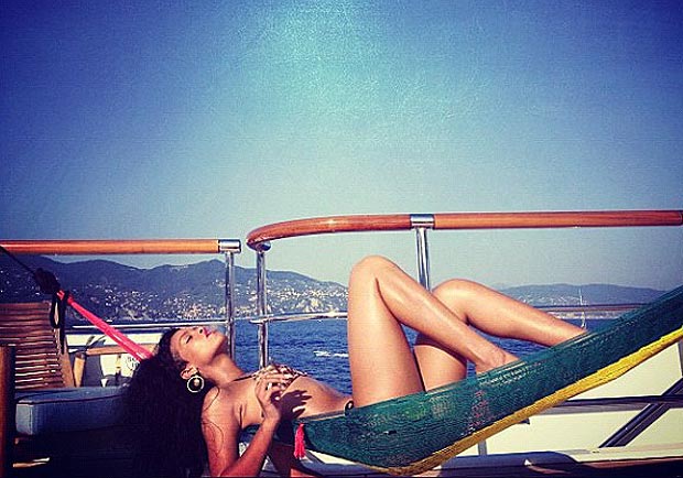 Vroča Rihanna je počitnice zaključila v Monaku