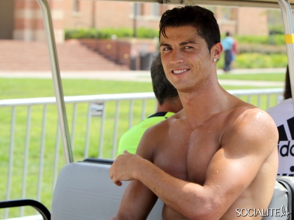 Christiano Ronaldo: Z izklesanim telesom navdušil oboževalce
