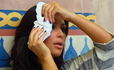 Kim Kardashian si je pred kamerami vbrizgala botoks