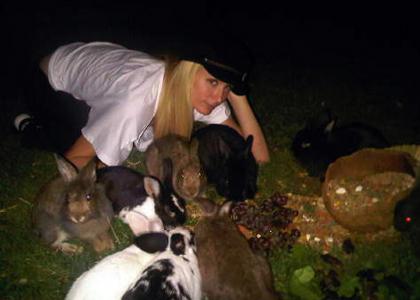 Paris Hilton je postala rešiteljica 20 zajcev