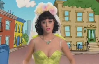 VIDEO Globoki dekolte Katy Perry preveč seksi za risanko