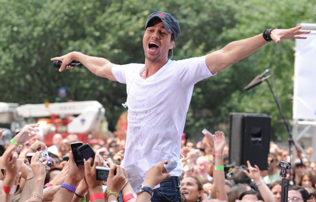 VIDEO Enrique Iglesias šokiral z vulgarnim besedilom