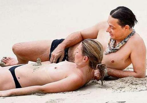 FOTO Kate Moss ima peščeni penis!