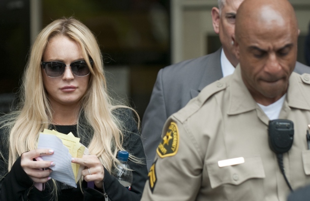 ŠOK Je Lindsay Lohan ukradla diamantno ogrlico?!