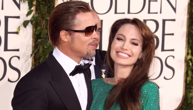 Angelina Jolie: Brad Pitt izbira njene svečane obleke