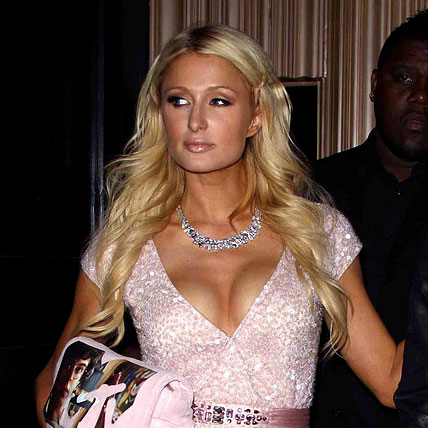 FOTO Paris Hilton: Njen dekolte je vedno večji!