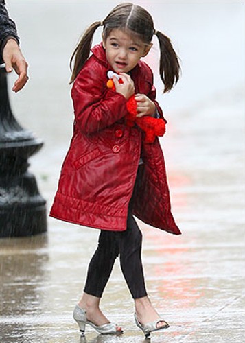 RAZVAJENKI Suri in Zahara Jolie-Pitt nosita pregrešno drage torbice