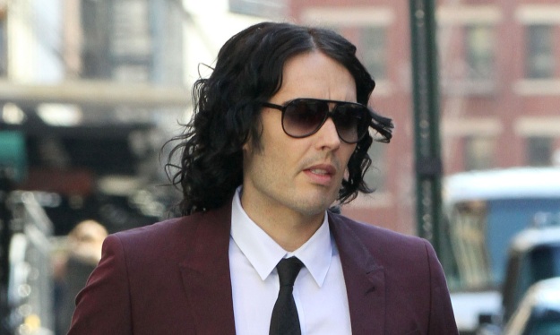 BIZARNO Russell Brand obseden z drogami in mrtvimi živalmi