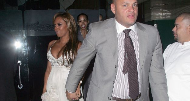 FOTO Mel B v beli oblekci prvič pokazala nosečniški trebušček