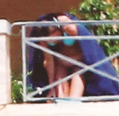 OPA! Kate Middleton po golem oprsju pokazala tudi mednožje