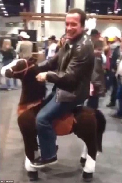 Video! Arnold Schwarzenegger: S to potezo je nasmejal množico