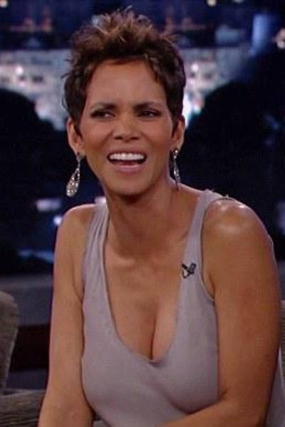 Ojoj! Brezdomka toži Halle Berry