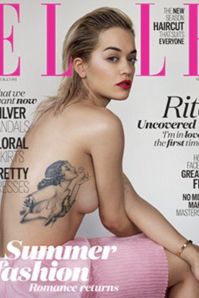 Foto! Rita Ora: Pozirala je zgoraj brez