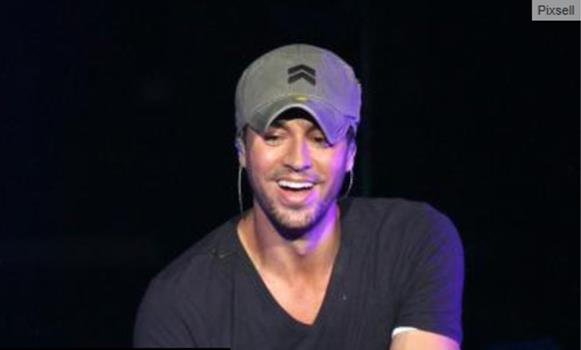Opa! Enrique Iglesias: Se bo gol sprehodil po Londonu?