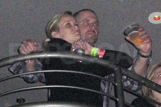 Reese Witherspoon prvo obletnico ljubezni proslavila s kozarčkom piva