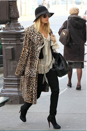 FOTO Elegantno urejena Nicole Richie nakupuje v Parizu