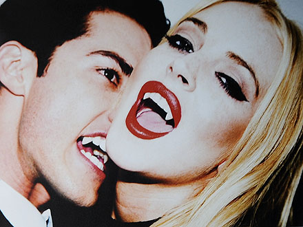 Lindsay Lohan pozirala kot seksi vampirka