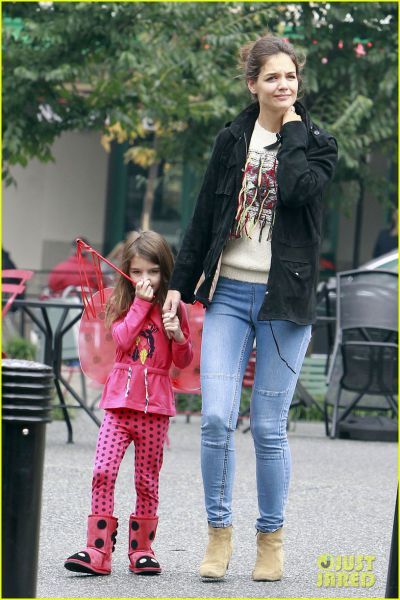 Foto: Prikupna Suri Cruise kot pikapolonica