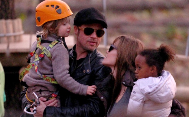 BIZARNO Shiloh Jolie-Pitt za domačega ljubljenčka hotela mrtvega ptiča